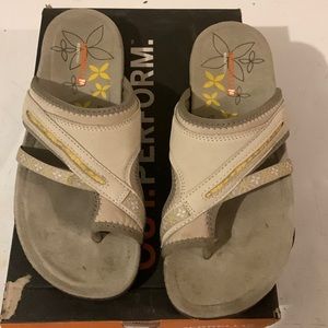 Size 7 Merrell Terran Post Sandals